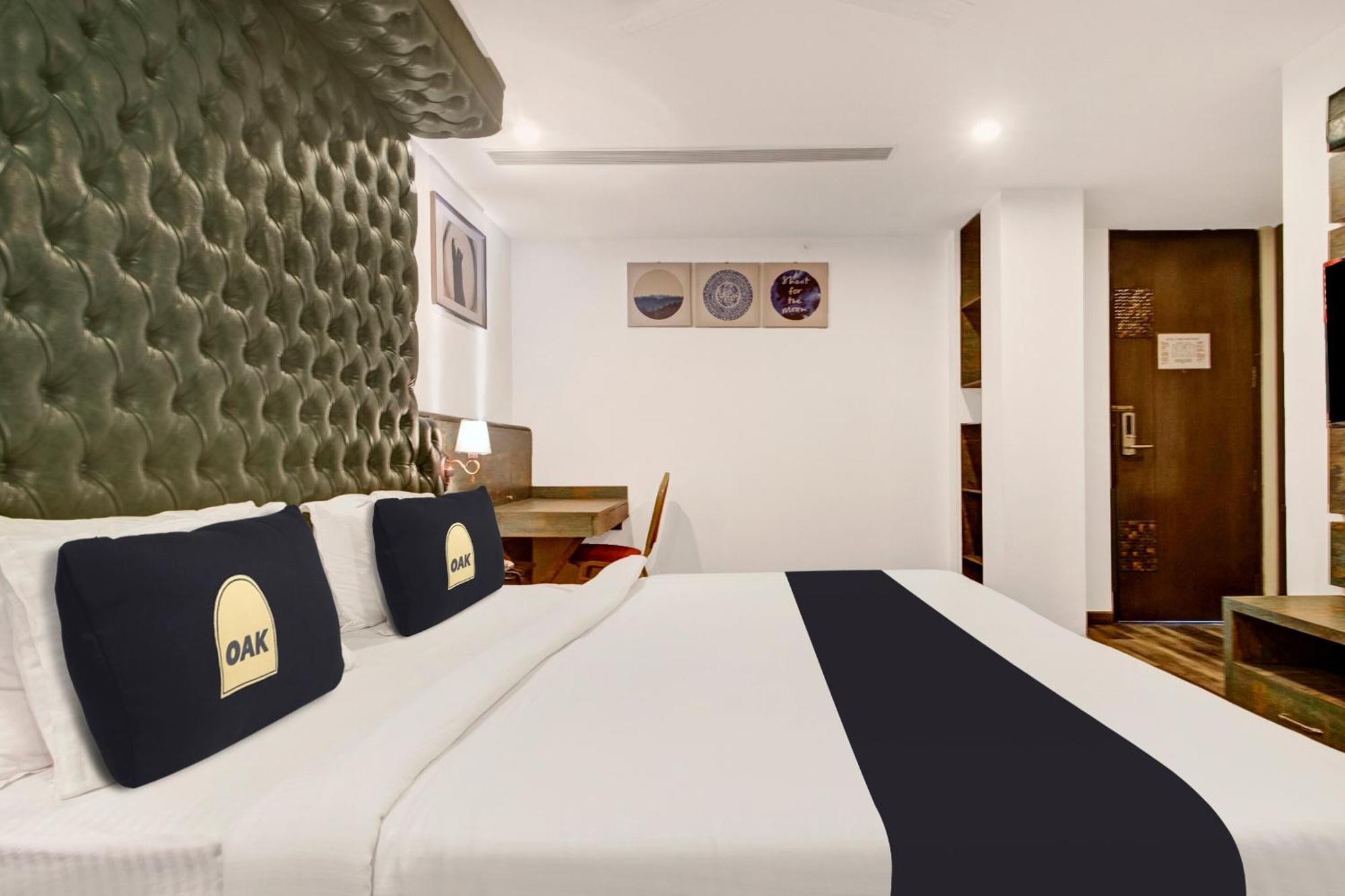 O Oak Whiteridge Near L.v Prasad & Basava Tharakam Hospital Banjara Hills Hyderabad